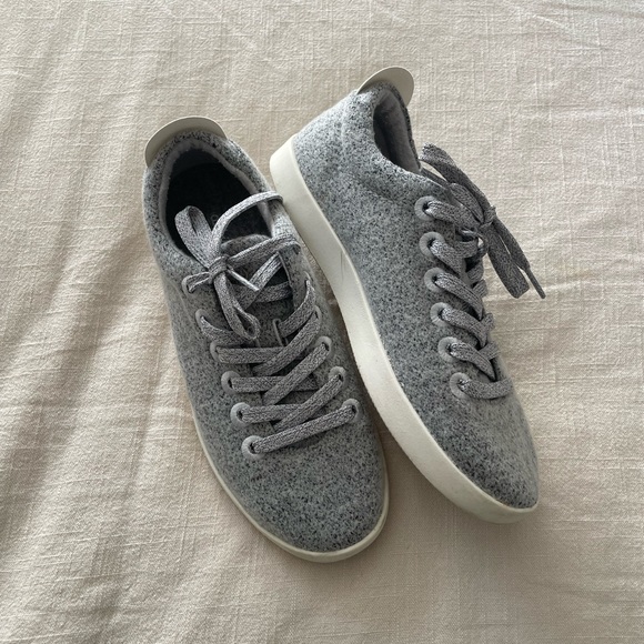 Women’s Allbirds Sneakers - Picture 2 of 7
